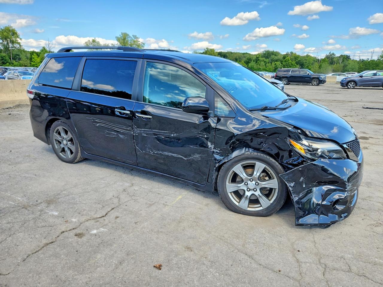 2017 TOYOTA SIENNA SE — снимка 4