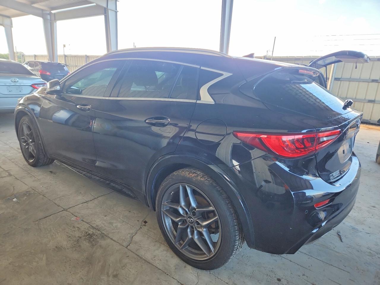 2017 INFINITI QX30 BASE — снимка 2