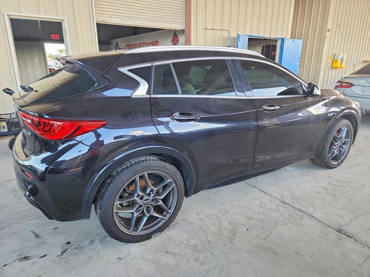 2017 INFINITI QX30 BASE — снимка 3