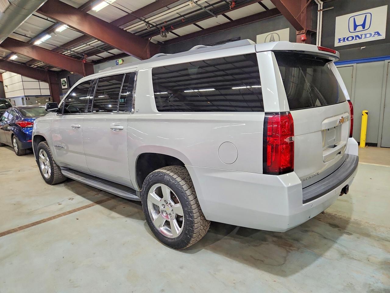 2015 CHEVROLET SUBURBAN K1500 LT — снимка 2
