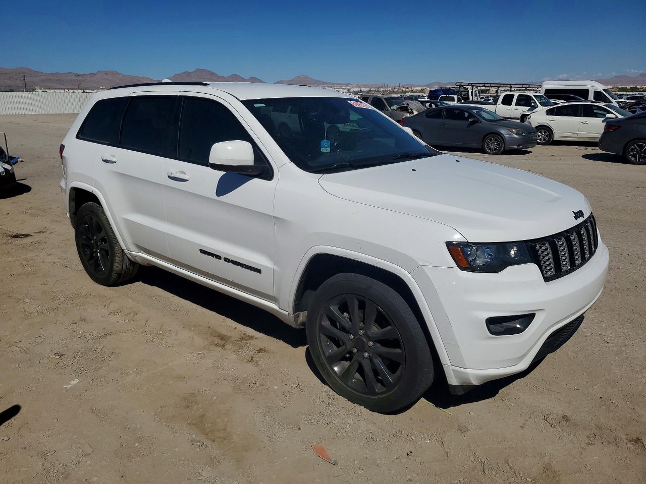 2017 JEEP GRAND CHEROKEE LAREDO — снимка 4