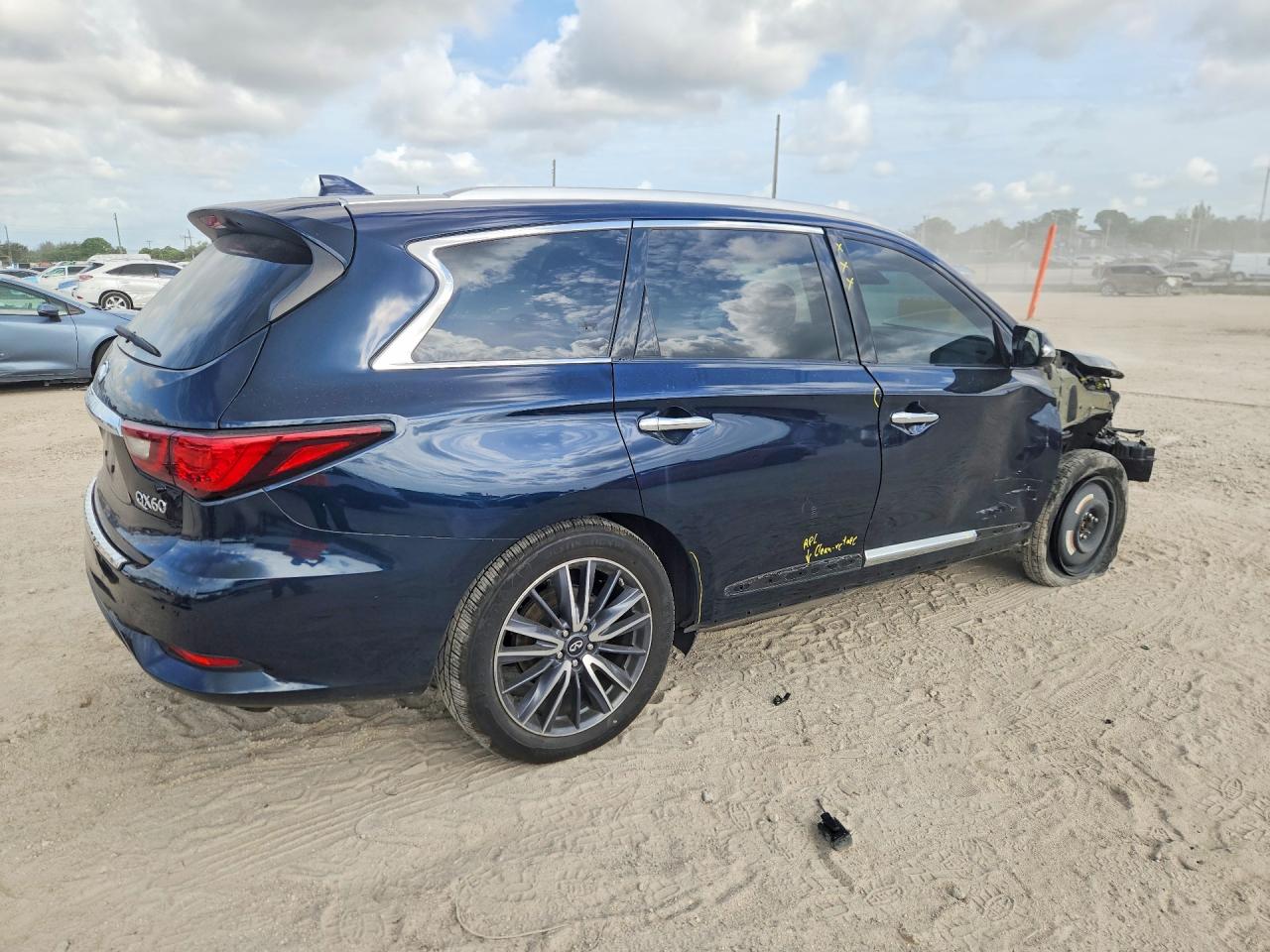 2019 INFINITI QX60 LUXE — снимка 3