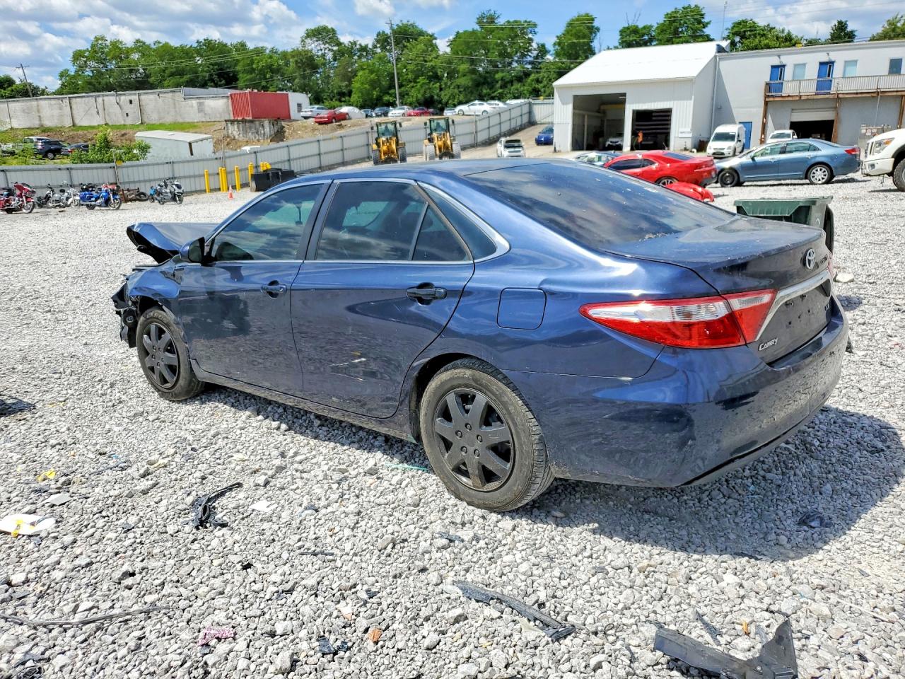 2015 TOYOTA CAMRY LE — снимка 2