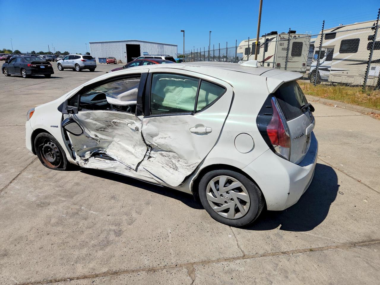 2015 TOYOTA PRIUS C TWO — снимка 2