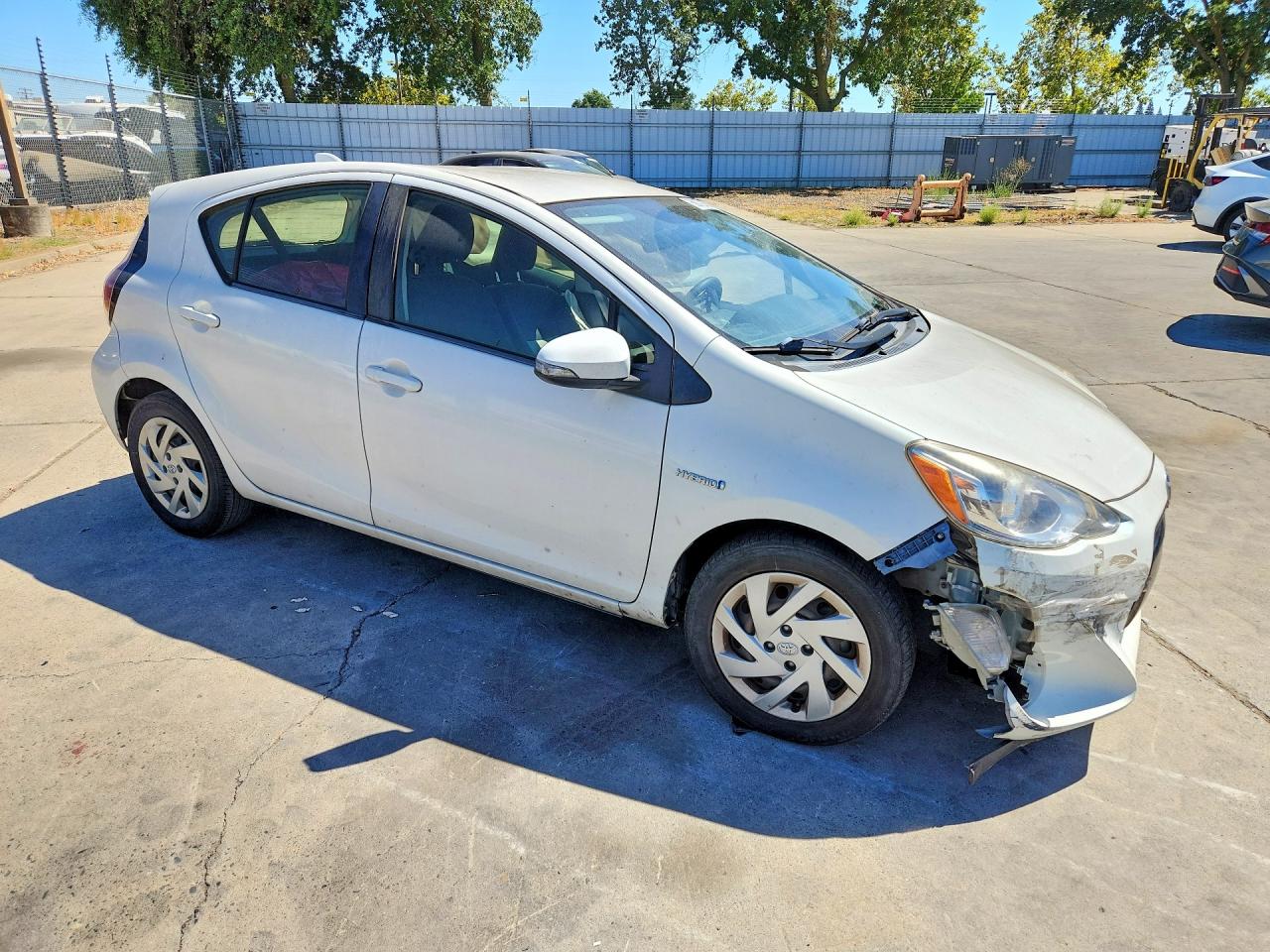 2015 TOYOTA PRIUS C TWO — снимка 4