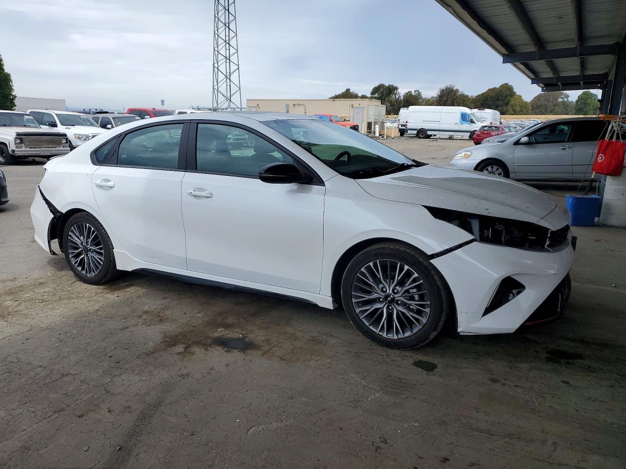 2022 KIA FORTE GT LINE — снимка 4