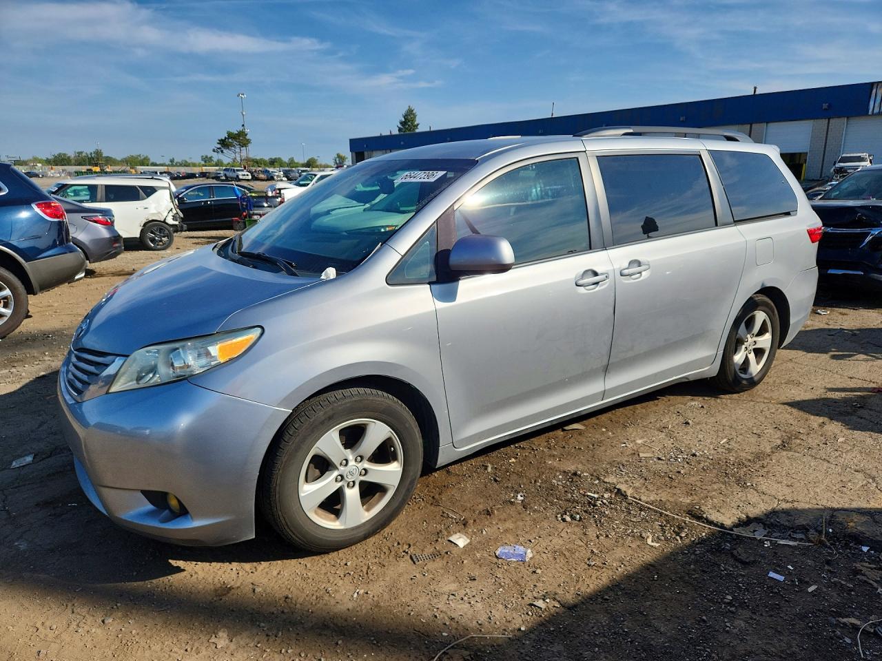 2015 TOYOTA SIENNA LE