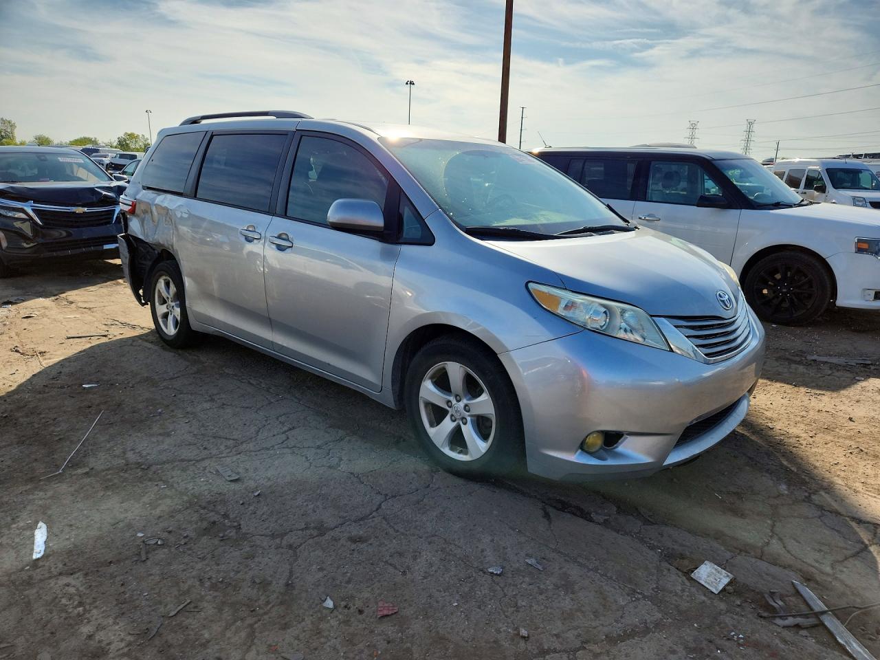 2015 TOYOTA SIENNA LE — снимка 4