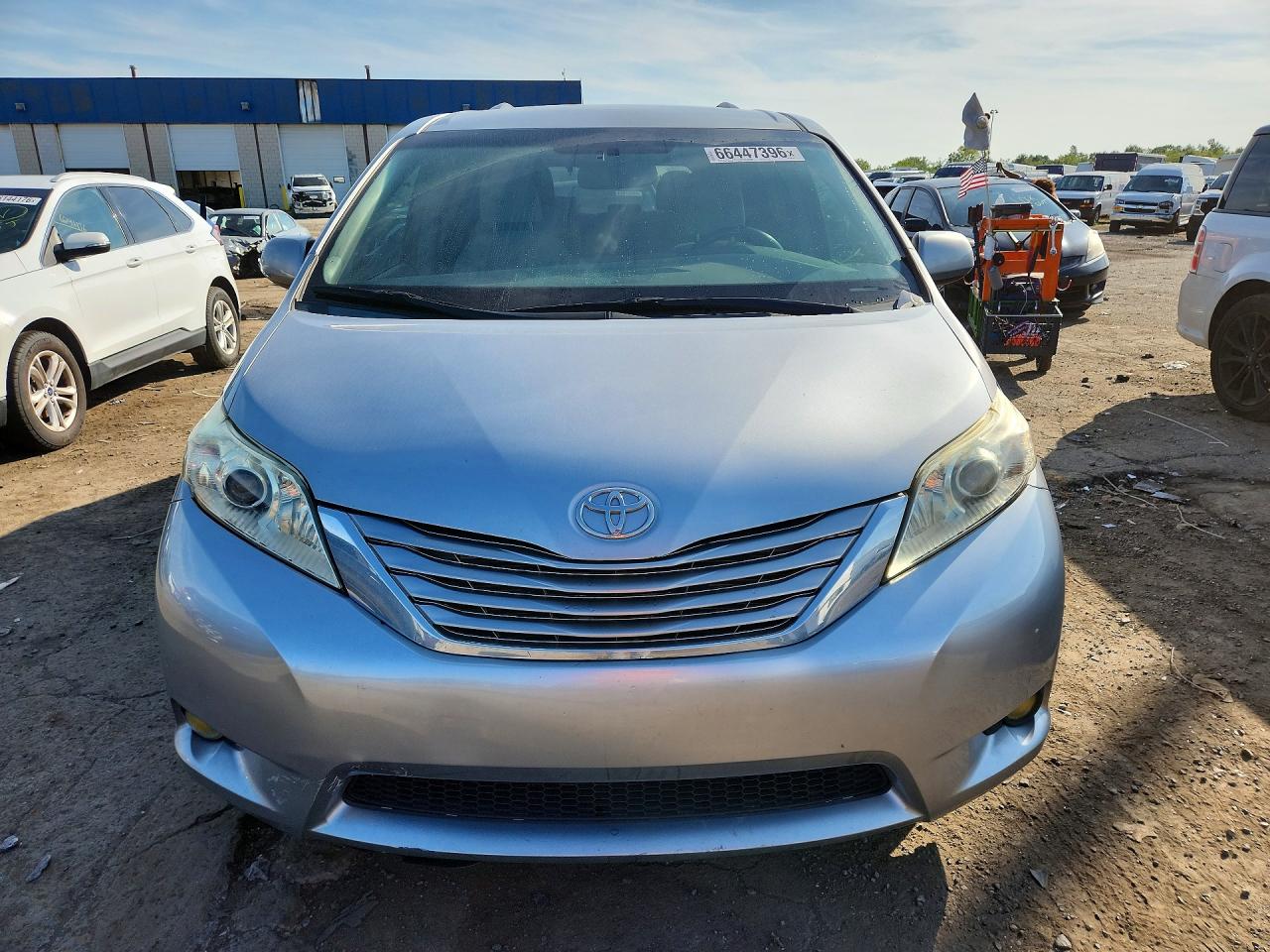 2015 TOYOTA SIENNA LE — снимка 5