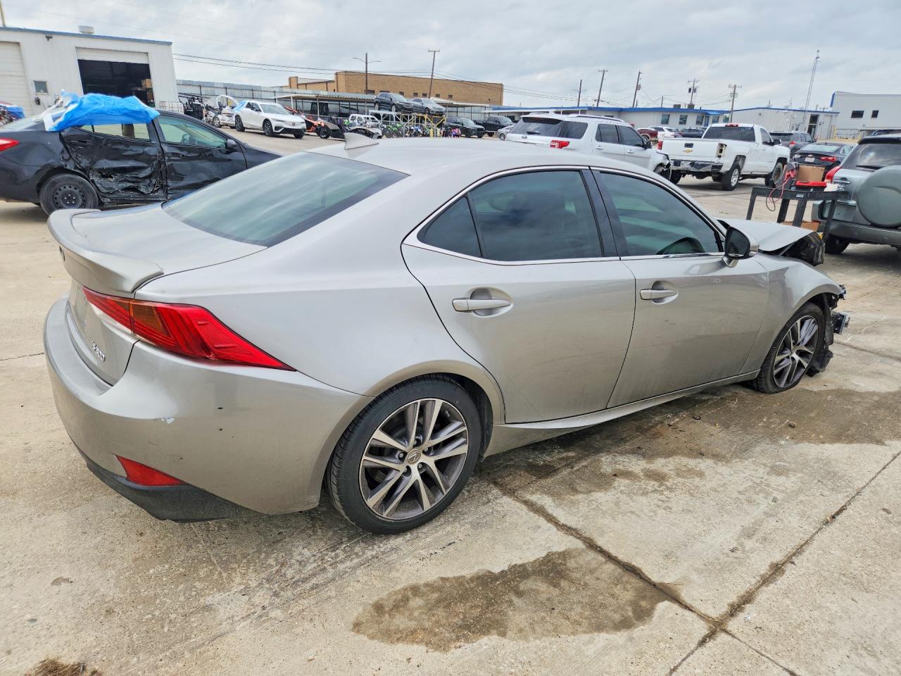 2019 LEXUS IS 300 — снимка 3