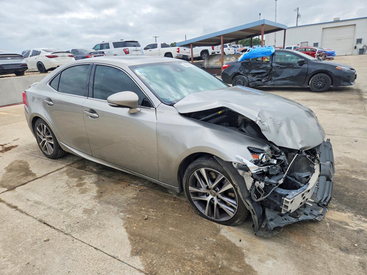 2019 LEXUS IS 300 — снимка 4