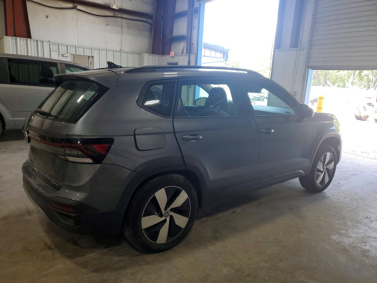 2025 VOLKSWAGEN TAOS S — снимка 3