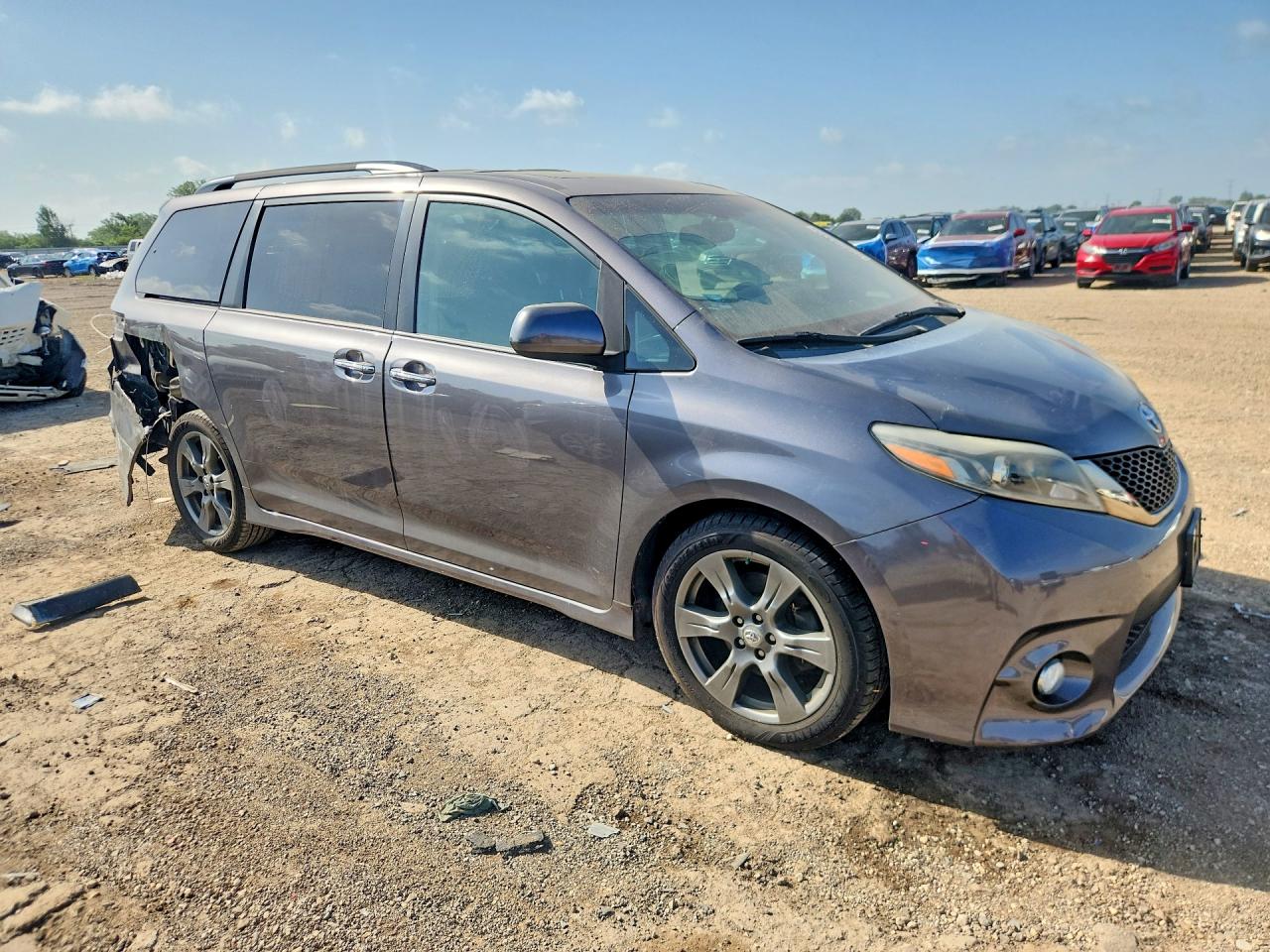 2017 TOYOTA SIENNA SE — снимка 4