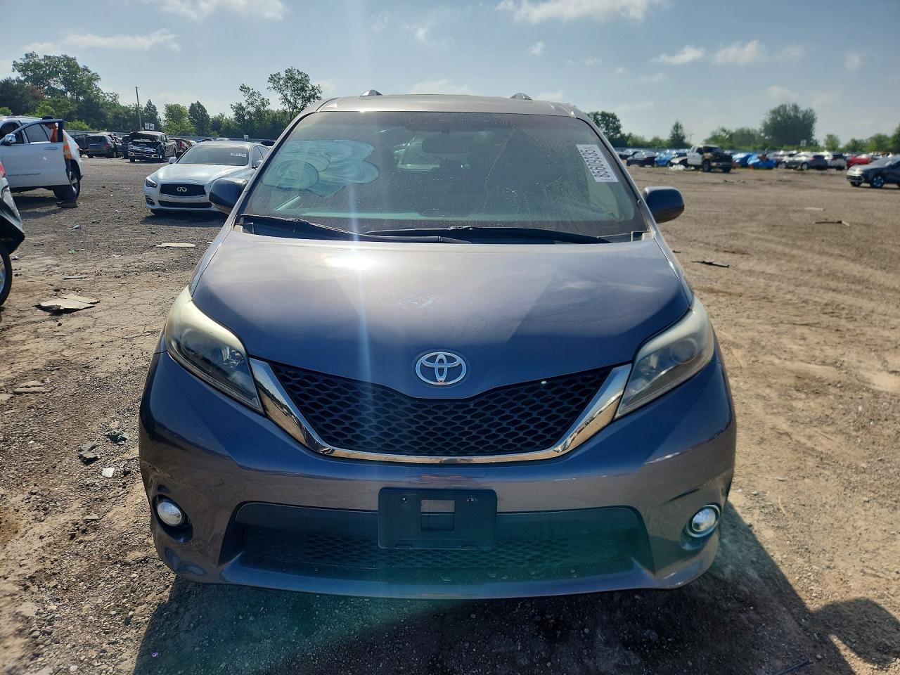 2017 TOYOTA SIENNA SE — снимка 5