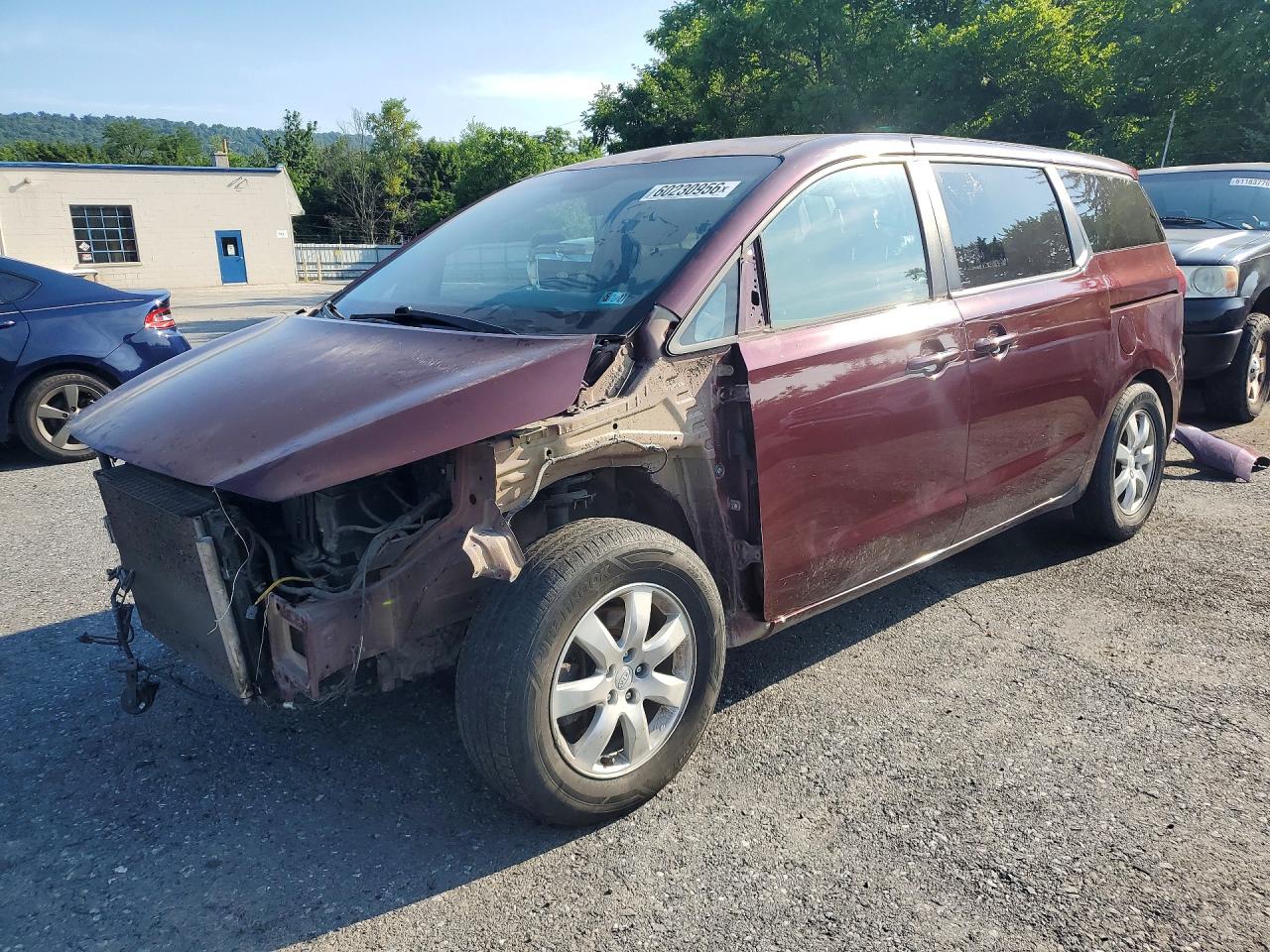 2017 KIA SEDONA LX