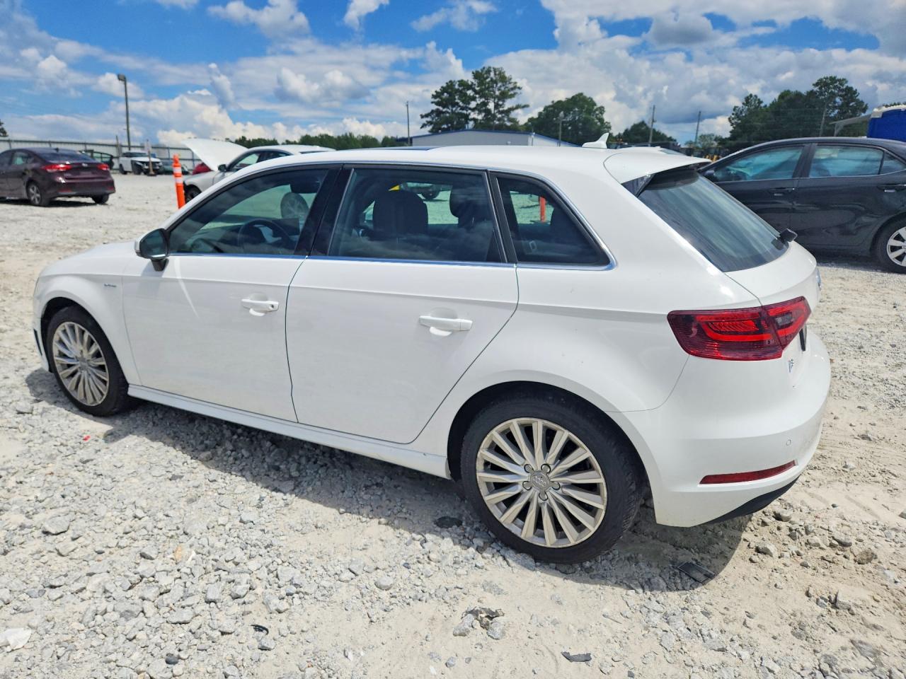 2016 AUDI A3 E-TRON PREMIUM PLUS — снимка 2