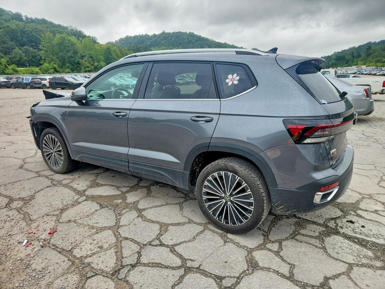 2025 VOLKSWAGEN TAOS SE — снимка 2