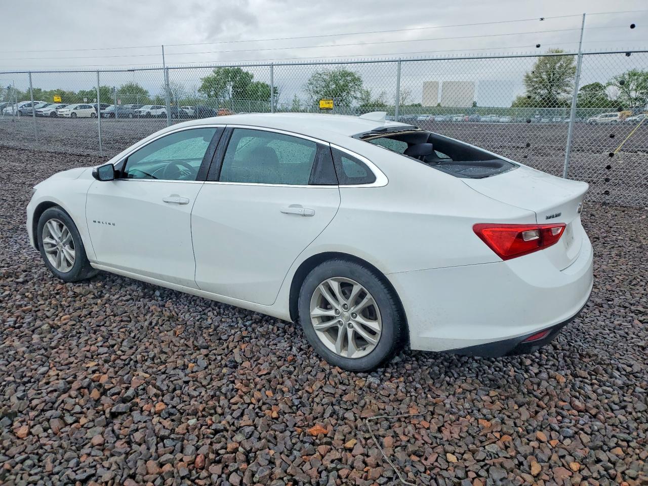 2017 CHEVROLET MALIBU LT — снимка 2