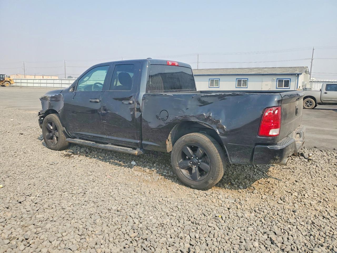 2017 RAM 1500 ST — снимка 2