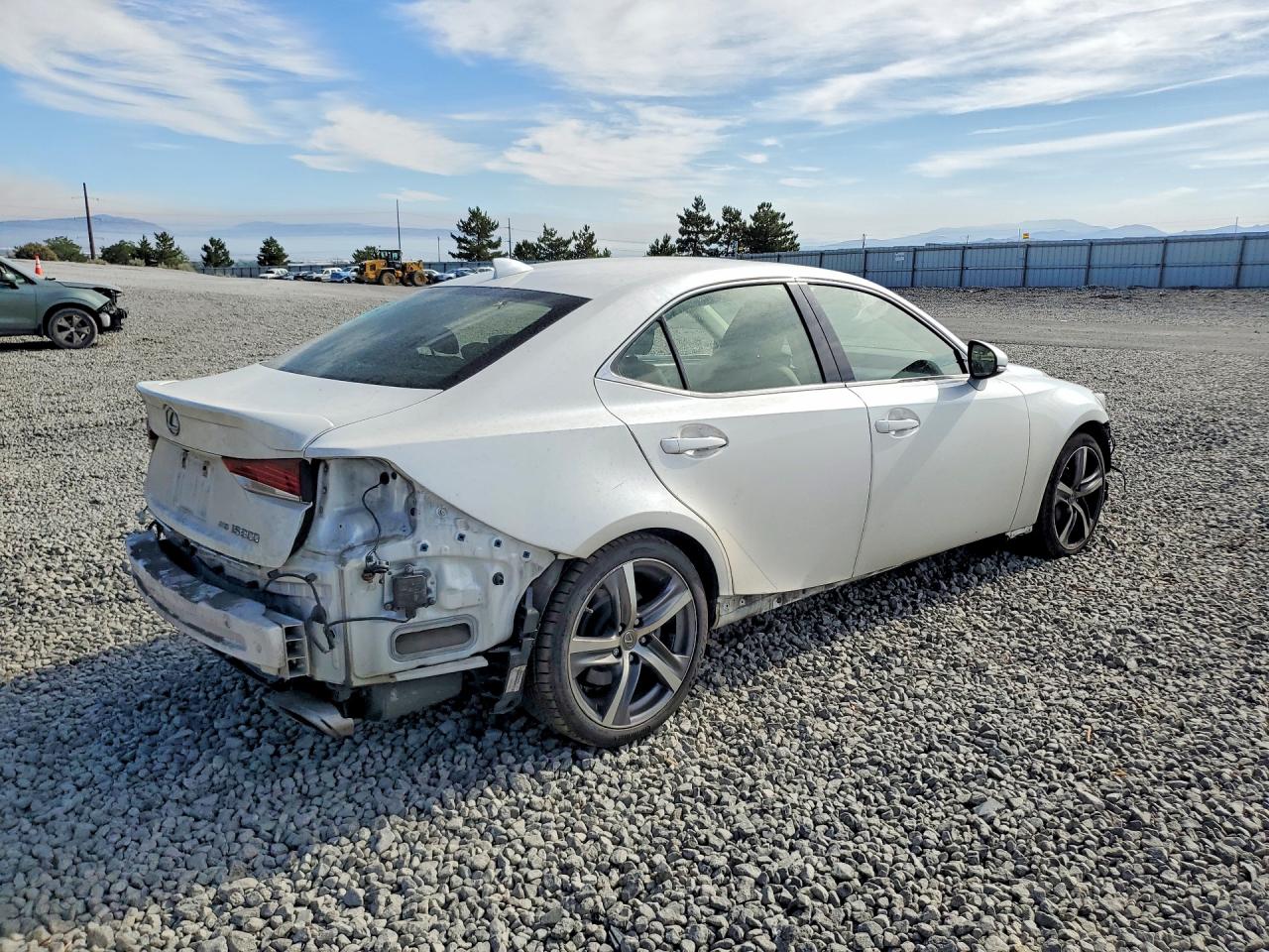 2017 LEXUS IS 300 — снимка 3