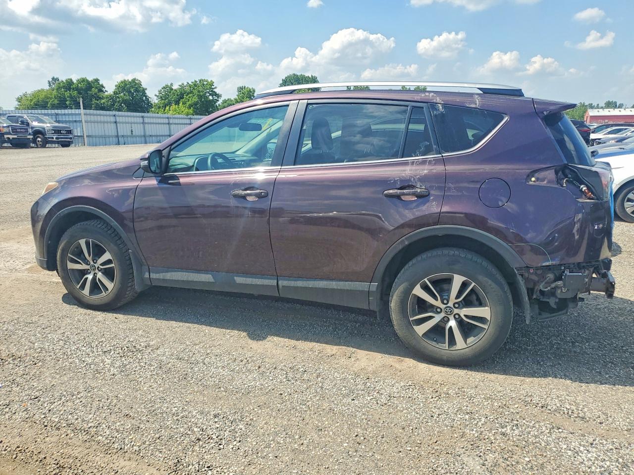2017 TOYOTA RAV4 XLE — снимка 2