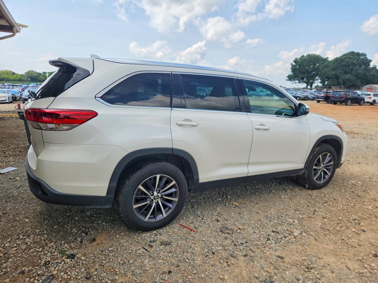 2019 TOYOTA HIGHLANDER XLE — снимка 3