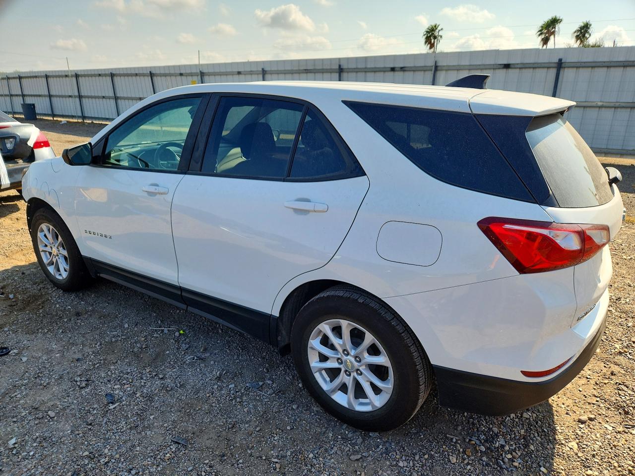 2021 CHEVROLET EQUINOX LS — снимка 2