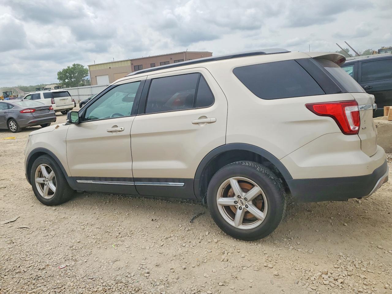 2017 FORD EXPLORER XLT — снимка 2