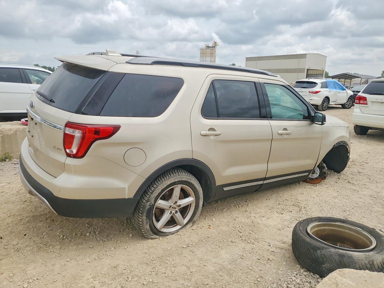 2017 FORD EXPLORER XLT — снимка 3
