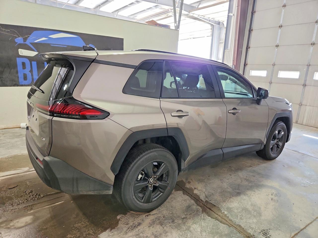 2026 TOYOTA RAV4 LE — снимка 3