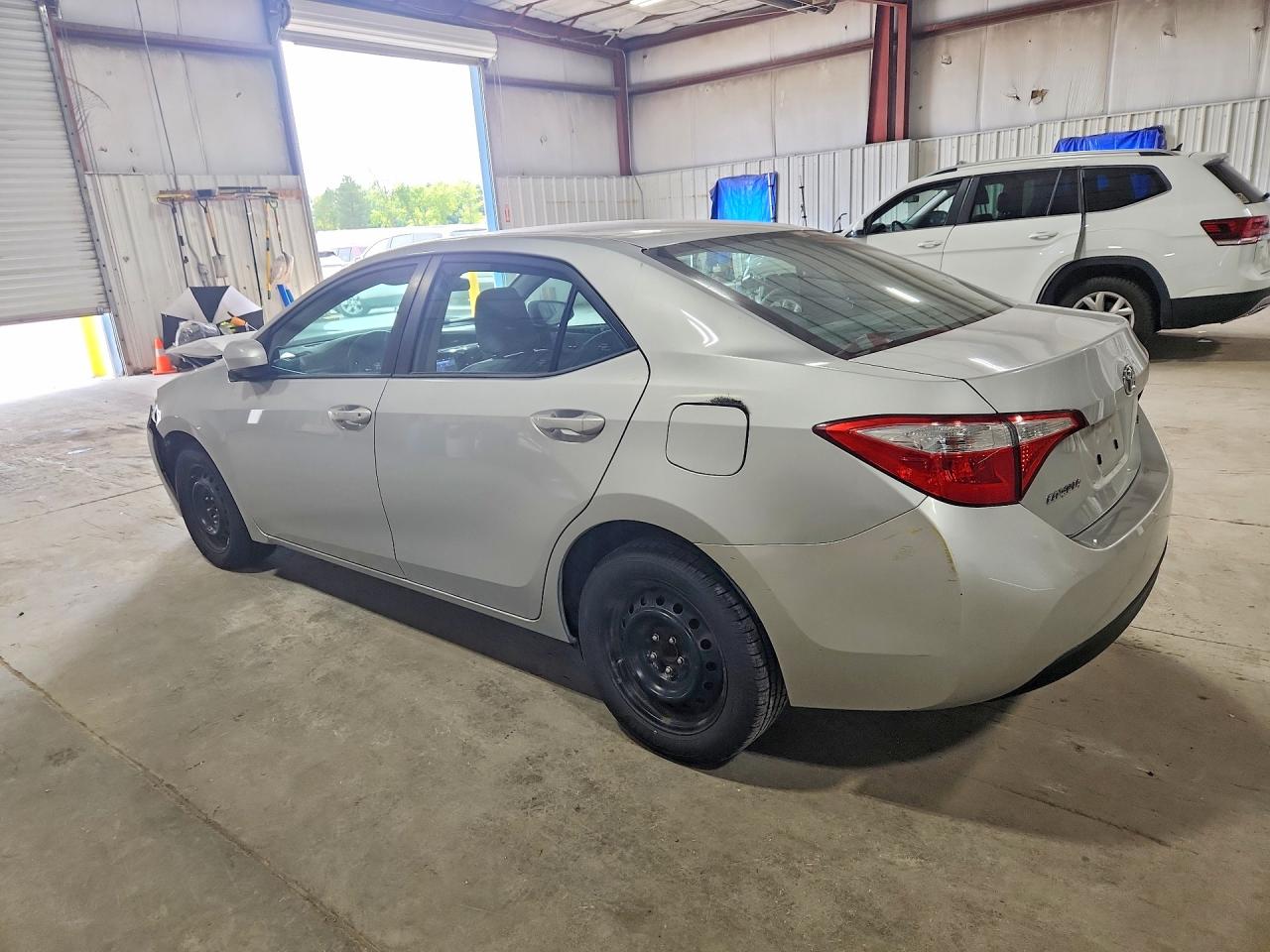 2015 TOYOTA COROLLA LE — снимка 2