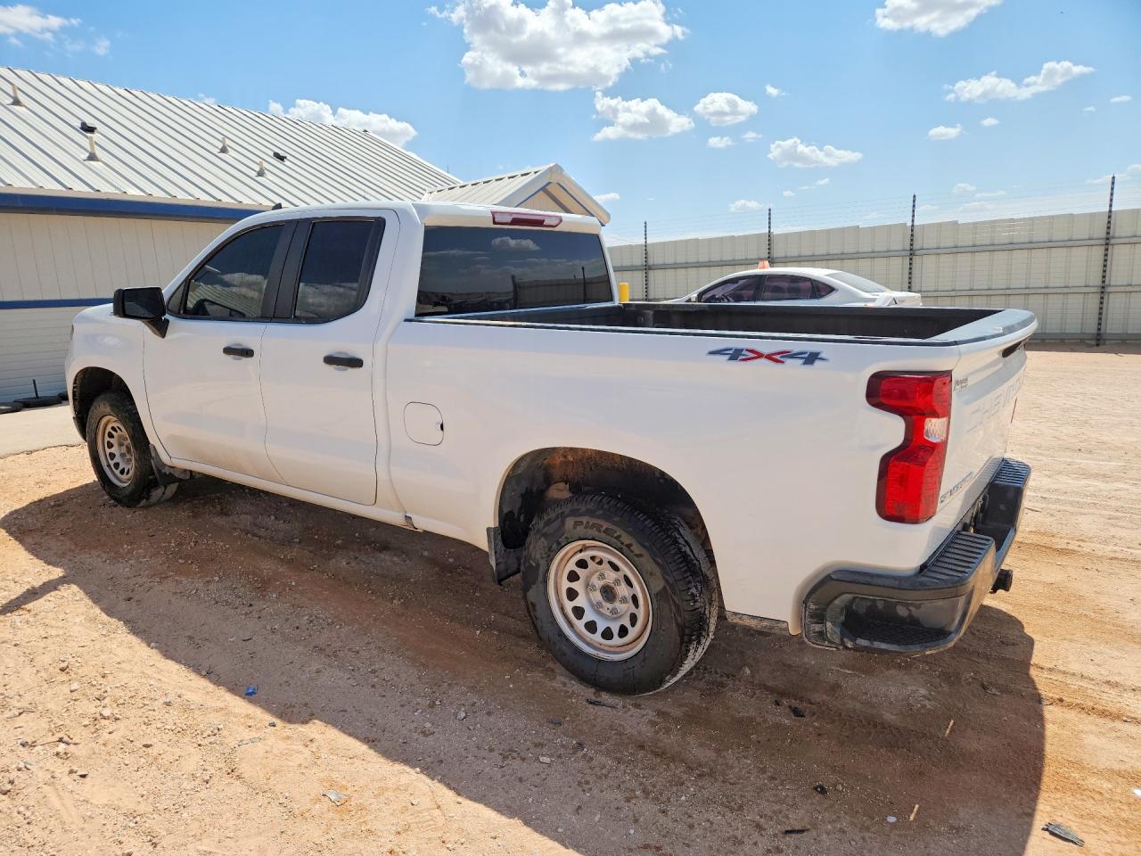 2023 CHEVROLET SILVERADO K1500 — снимка 2