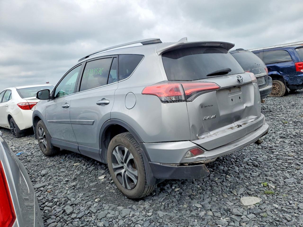 2017 TOYOTA RAV4 LE — снимка 2