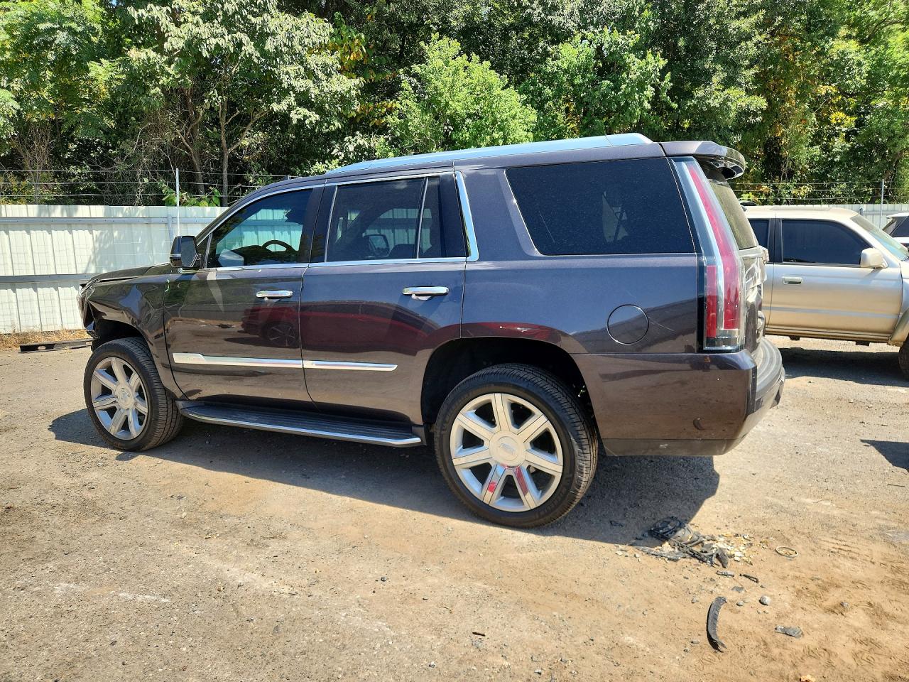2016 CADILLAC ESCALADE LUXURY — снимка 2