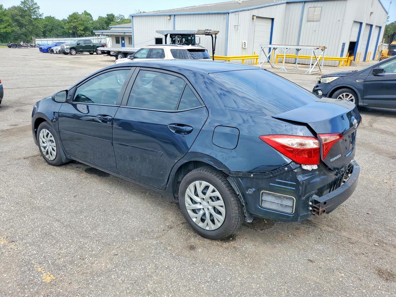 2017 TOYOTA COROLLA LE — снимка 2