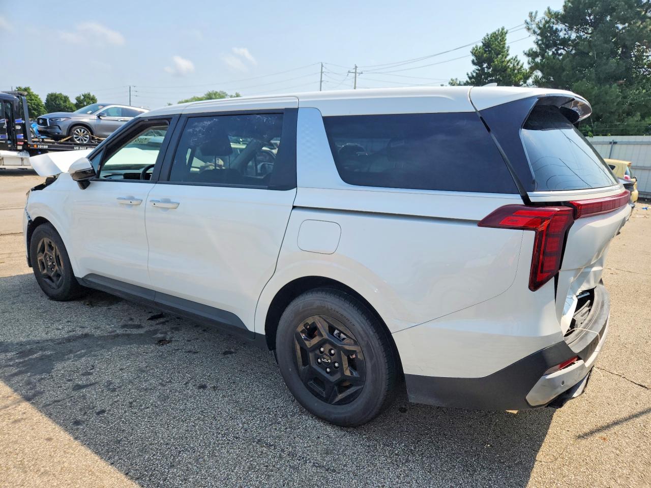 2025 KIA CARNIVAL LXS — снимка 2