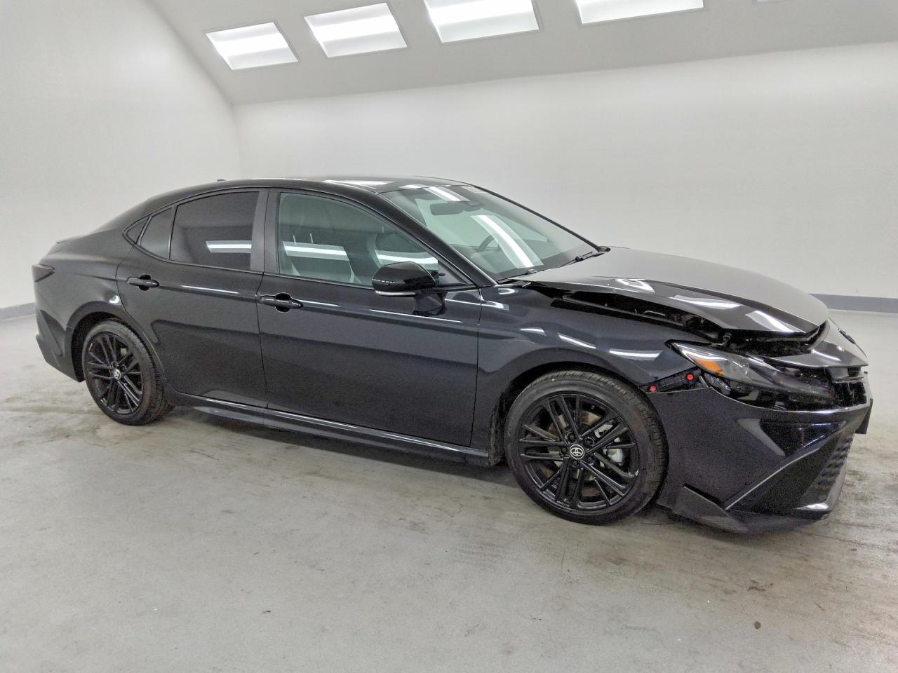 2025 TOYOTA CAMRY SE — снимка 4