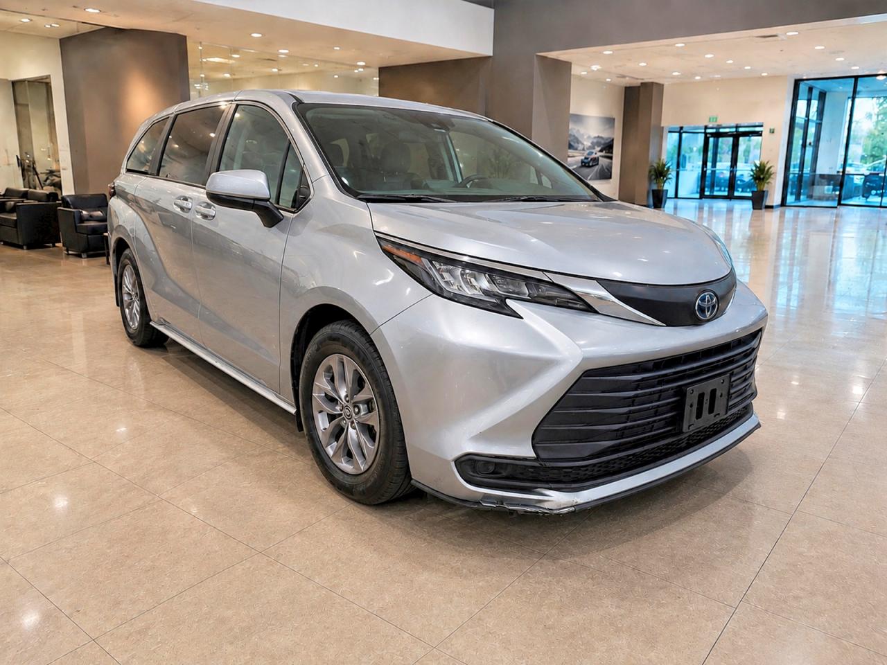 2022 TOYOTA SIENNA LE