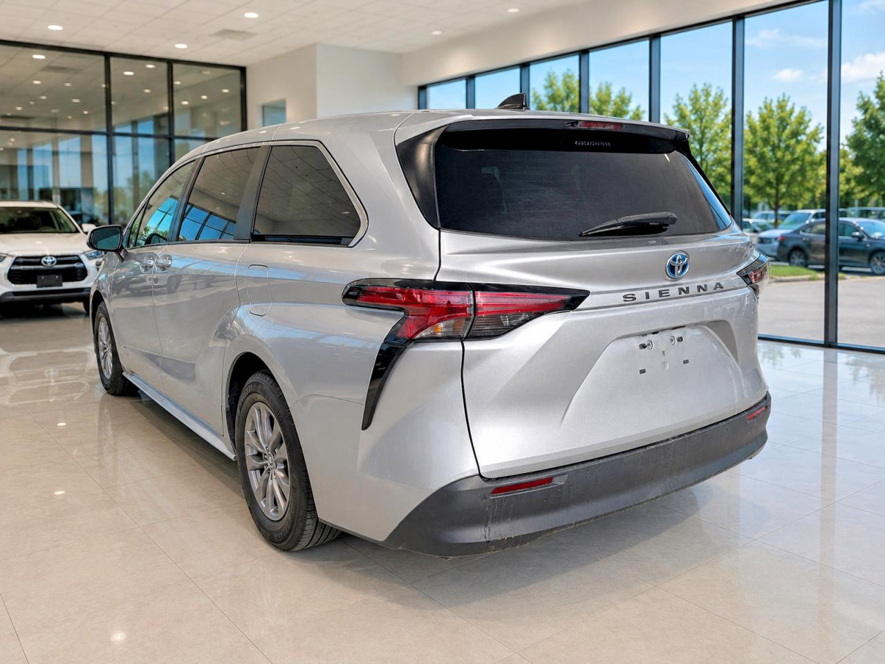 2022 TOYOTA SIENNA LE — снимка 3