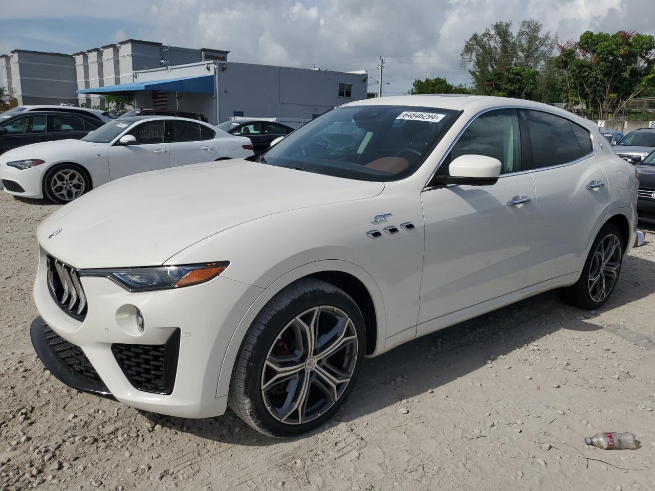 2022 MASERATI LEVANTE BASE