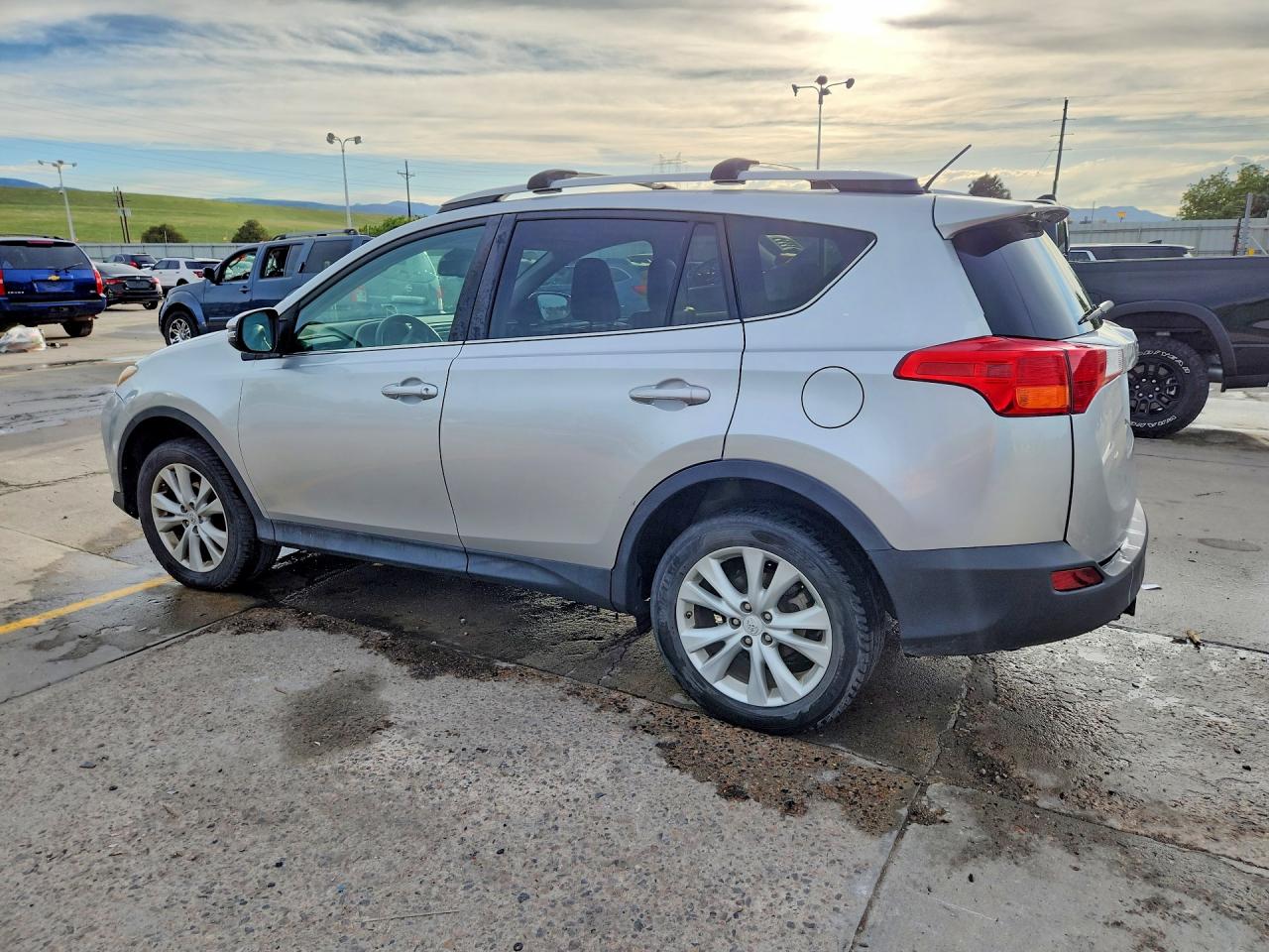 2015 TOYOTA RAV4 LIMITED — снимка 2