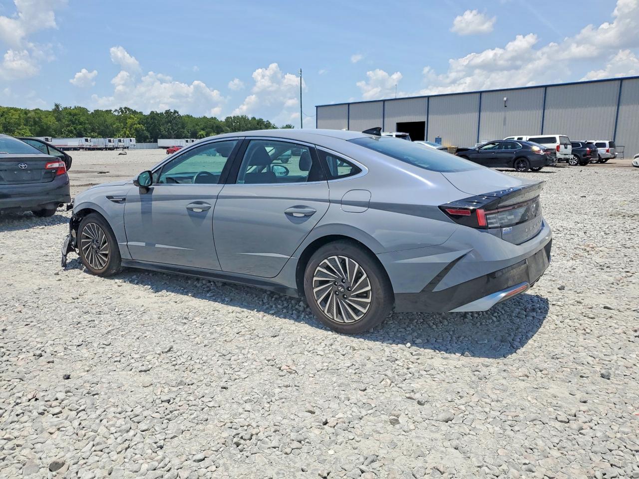 2024 HYUNDAI SONATA HYBRID SEL — снимка 2