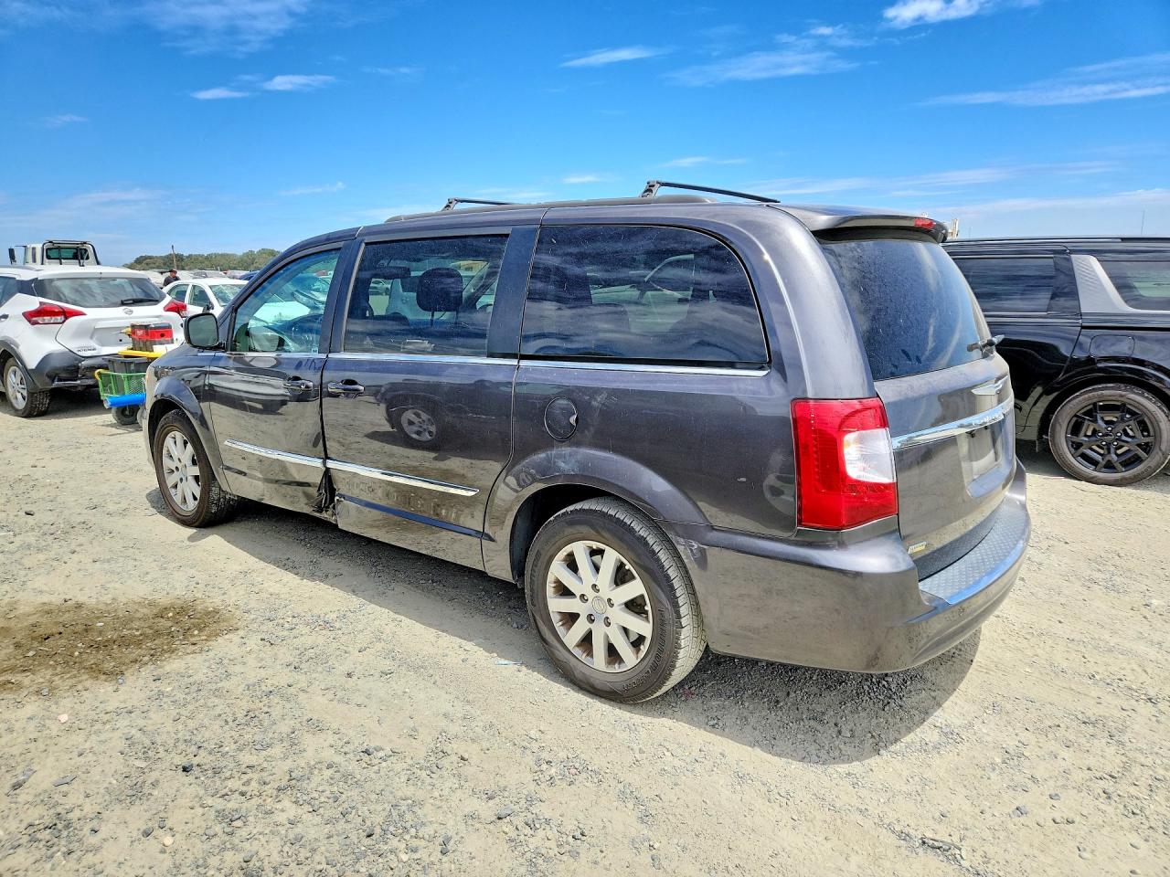 2016 CHRYSLER TOWN & COUNTRY TOURING — снимка 2