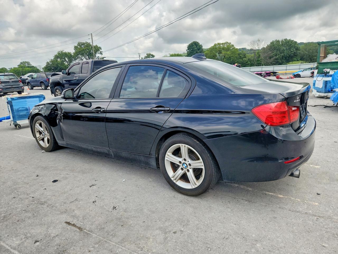 2015 BMW 320 I — снимка 2