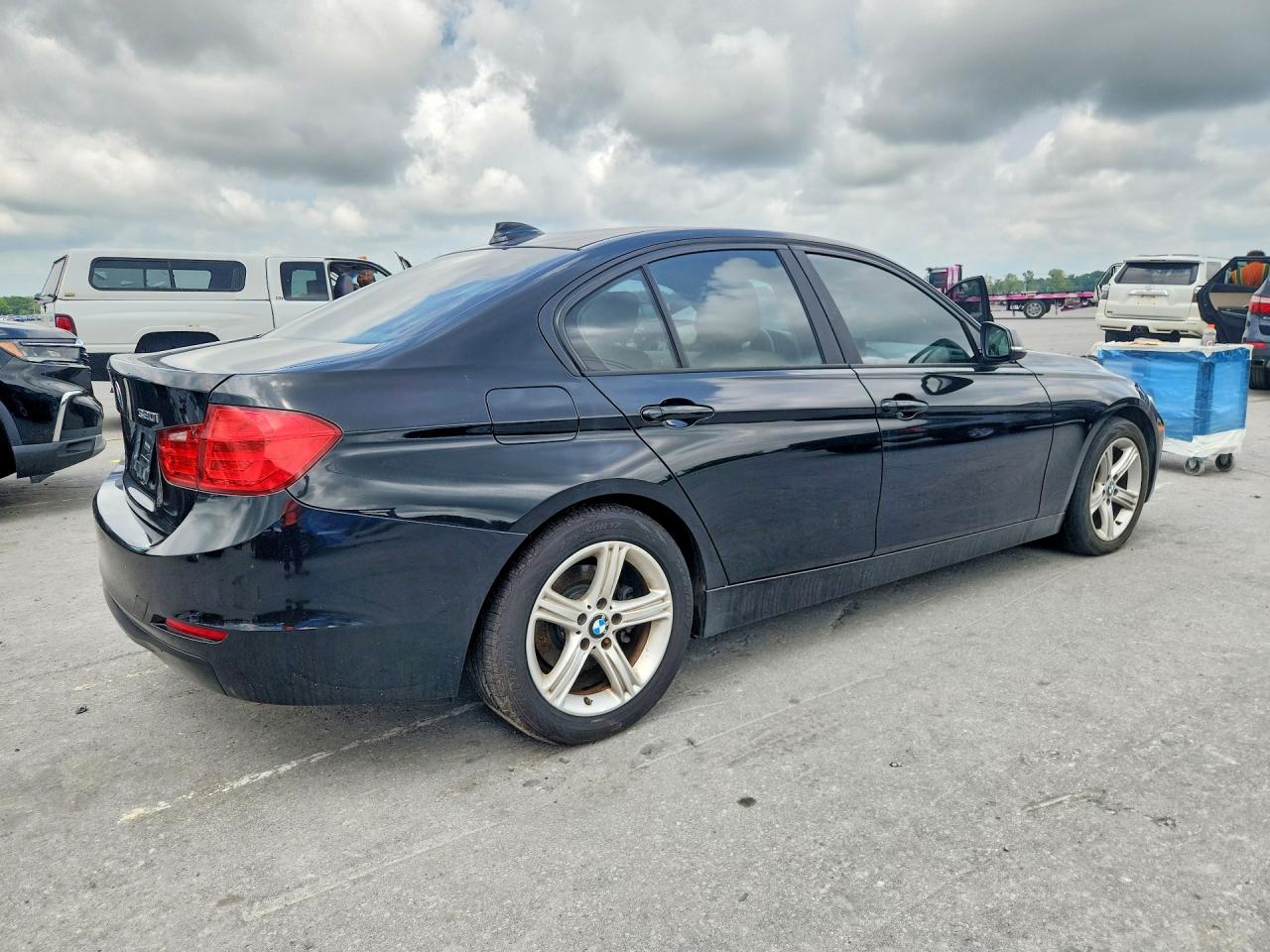 2015 BMW 320 I — снимка 3