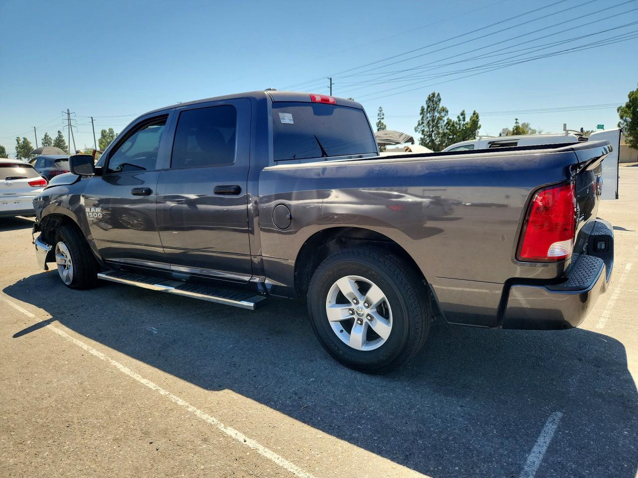 2022 RAM 1500 CLASSIC SLT — снимка 2