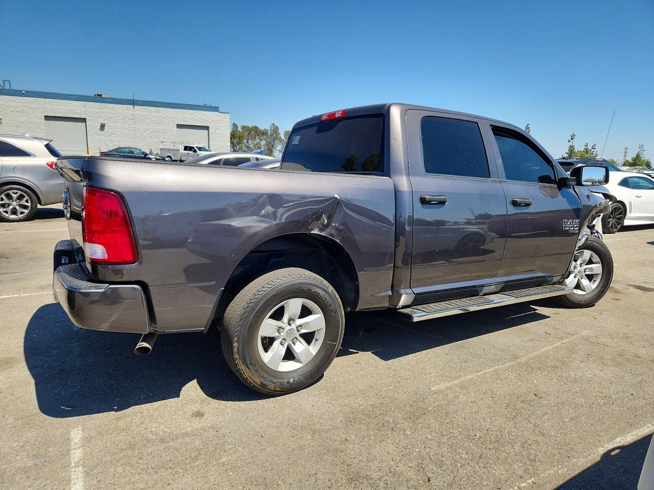 2022 RAM 1500 CLASSIC SLT — снимка 3