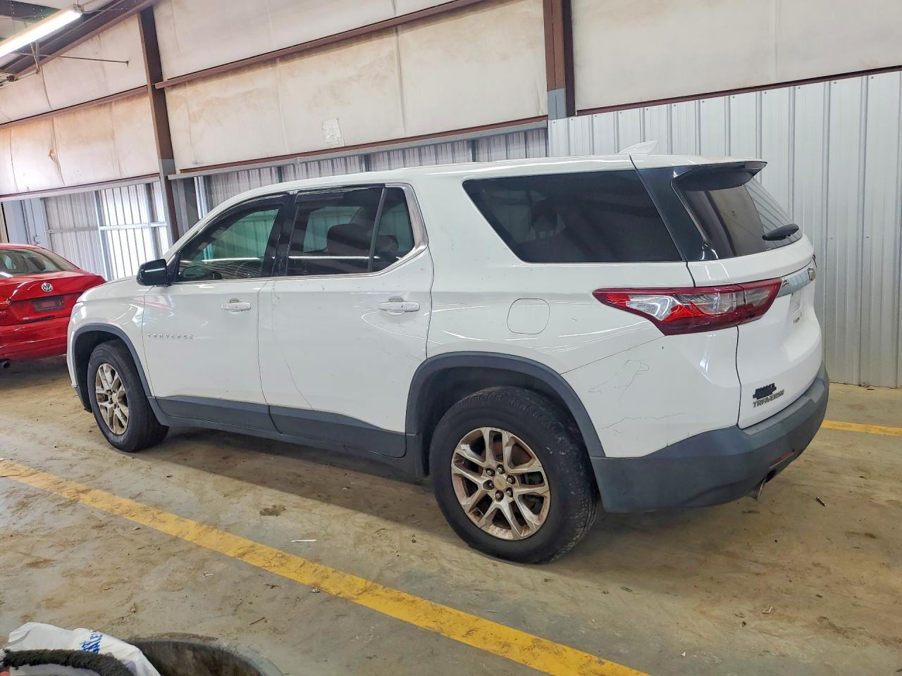 2018 CHEVROLET TRAVERSE LS — снимка 2