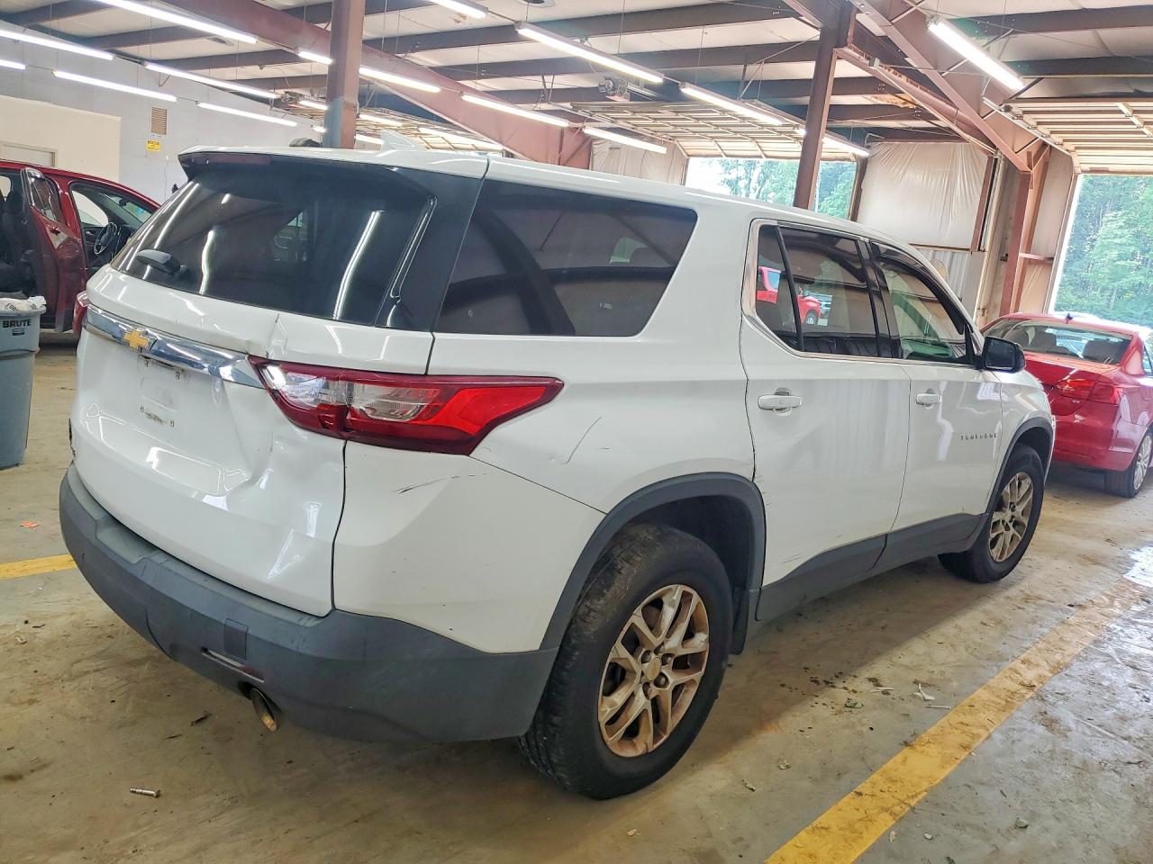 2018 CHEVROLET TRAVERSE LS — снимка 3
