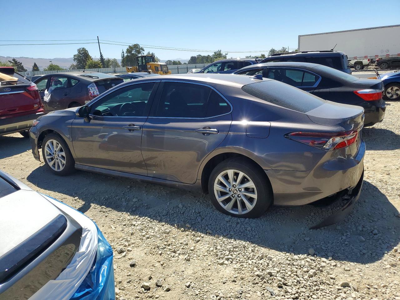 2022 TOYOTA CAMRY LE — снимка 2